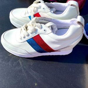 Women's Very Volatile Wedges Stacks Sz 7.5 Sneaker’s Shoes Sandal White Red Blue
